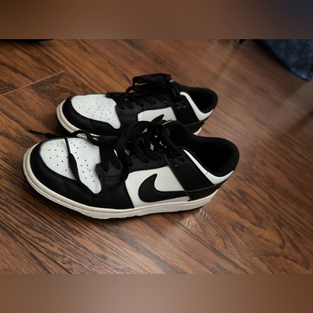 Nike black and white sneakers